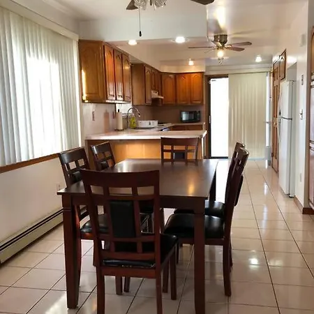 Private House With 4 Bedrooms And 2 Bathrooms And Direct Nyc Manhattan Train Only 10 Minute Walk Away Edison Exterior photo