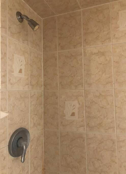 Private House With 4 Bedrooms And 2 Bathrooms And Direct Nyc Manhattan Train Only 10 Minute Walk Away Apartment *